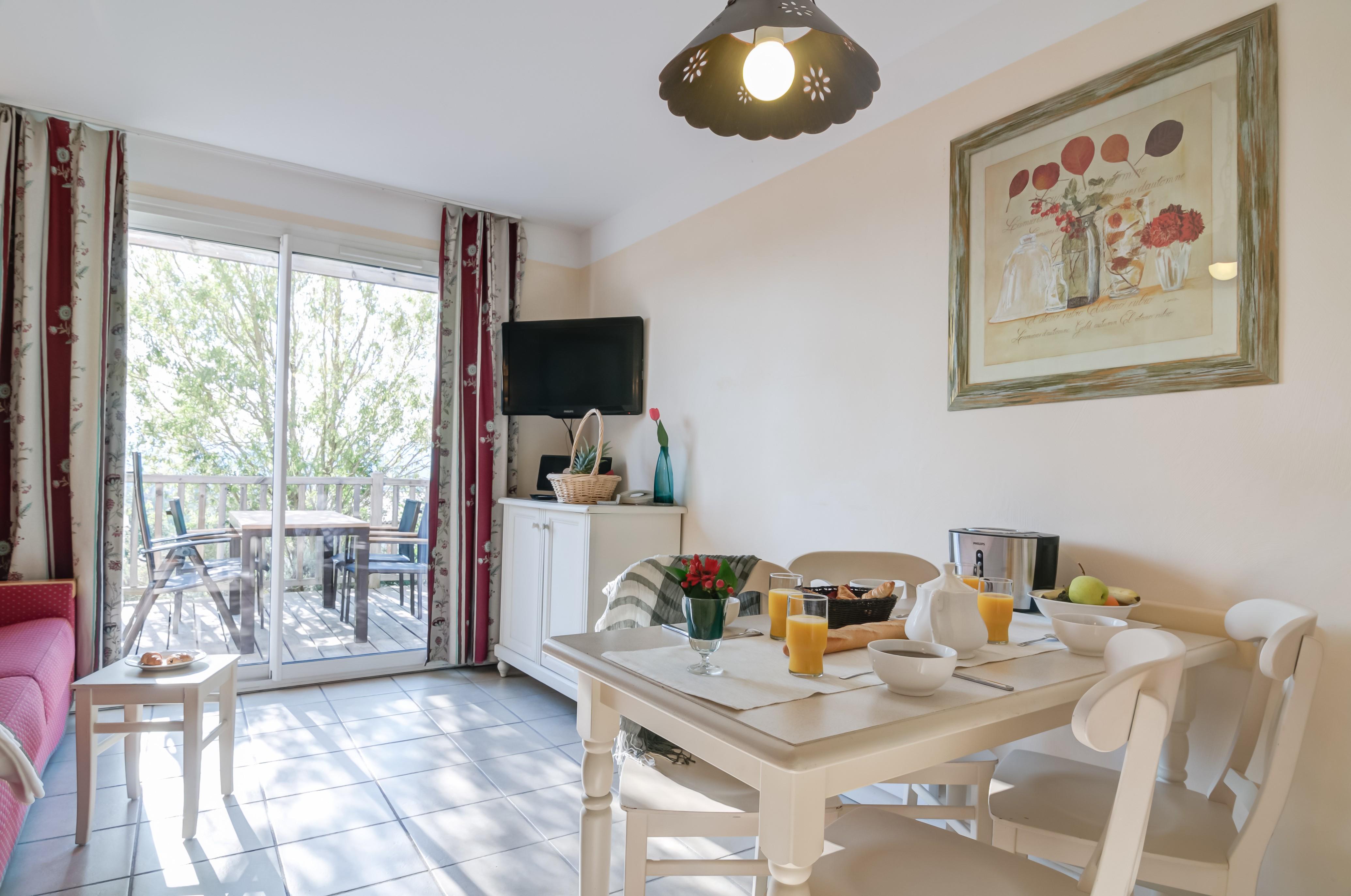 Village Pierre & Vacances Le Rouret Grospierres Εξωτερικό φωτογραφία
