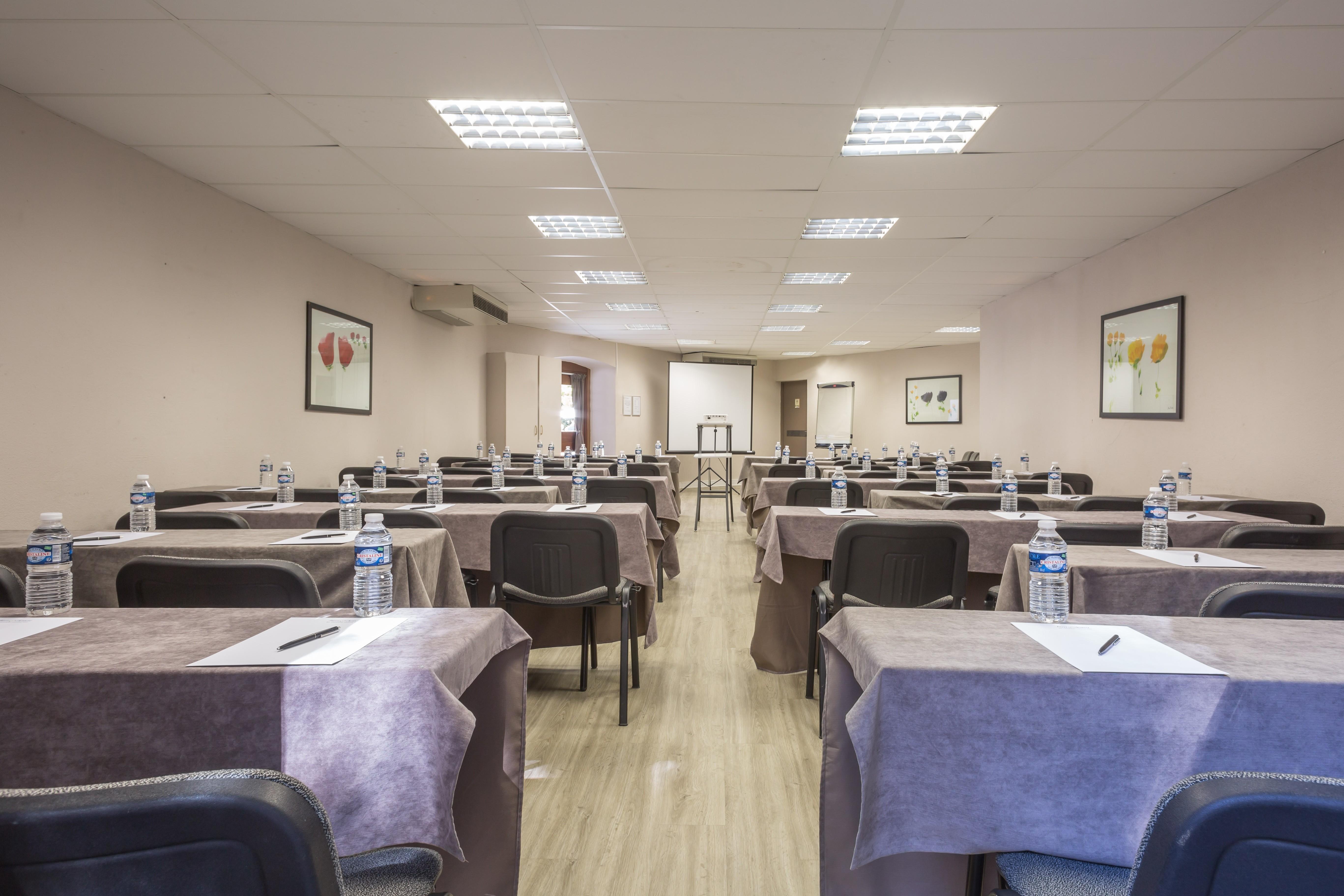 Village Pierre & Vacances Le Rouret Grospierres Εξωτερικό φωτογραφία
