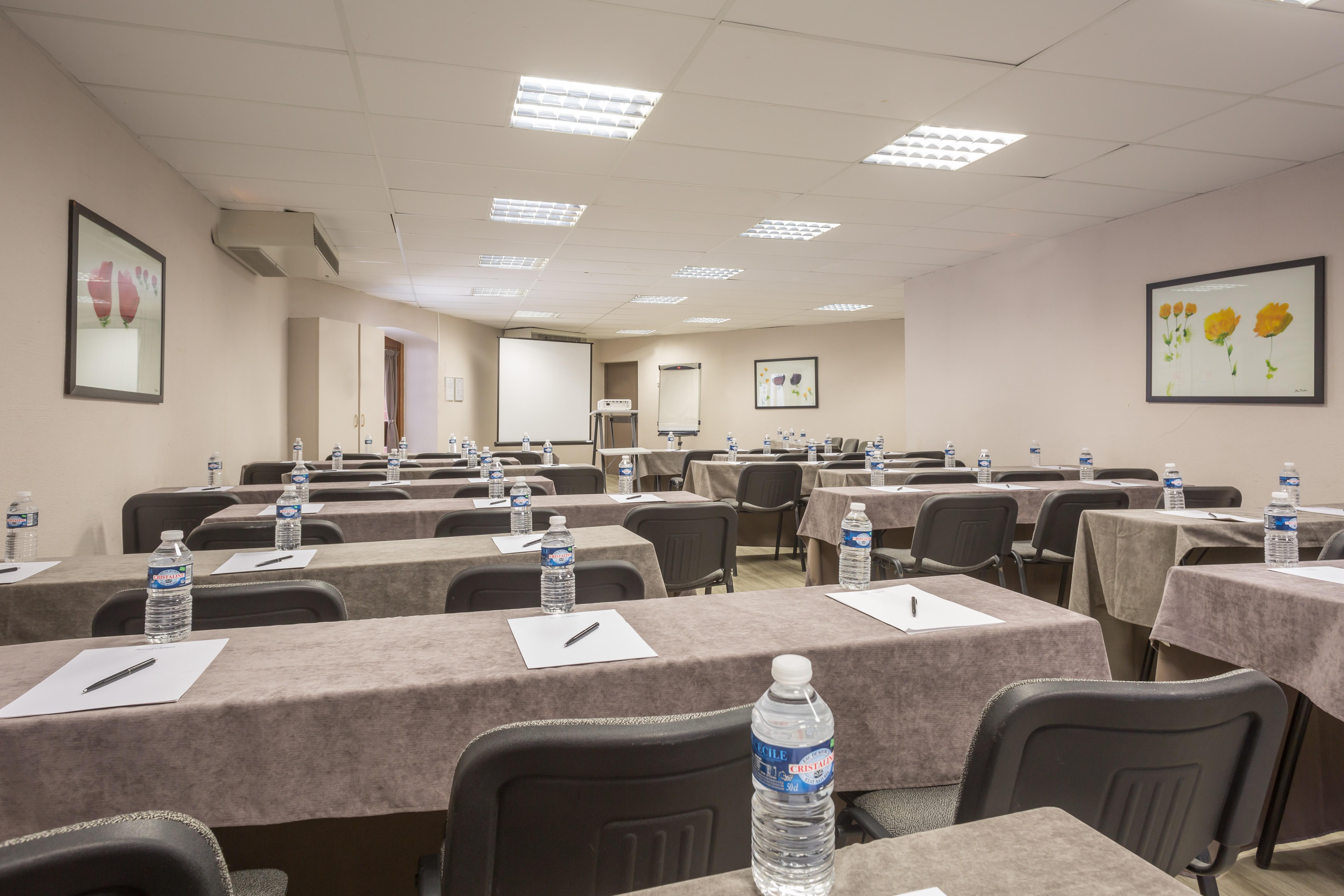 Village Pierre & Vacances Le Rouret Grospierres Εξωτερικό φωτογραφία