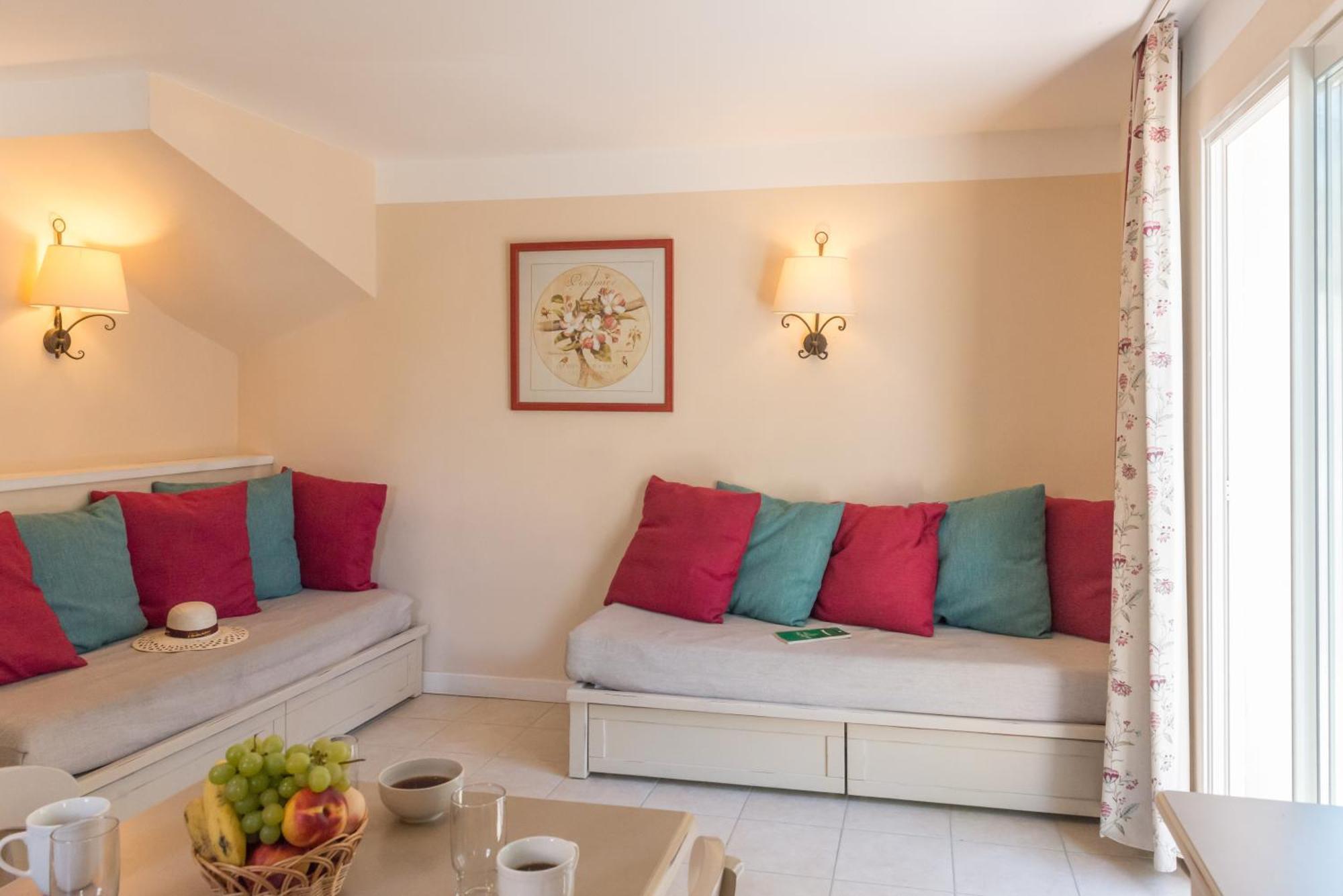 Village Pierre & Vacances Le Rouret Grospierres Εξωτερικό φωτογραφία