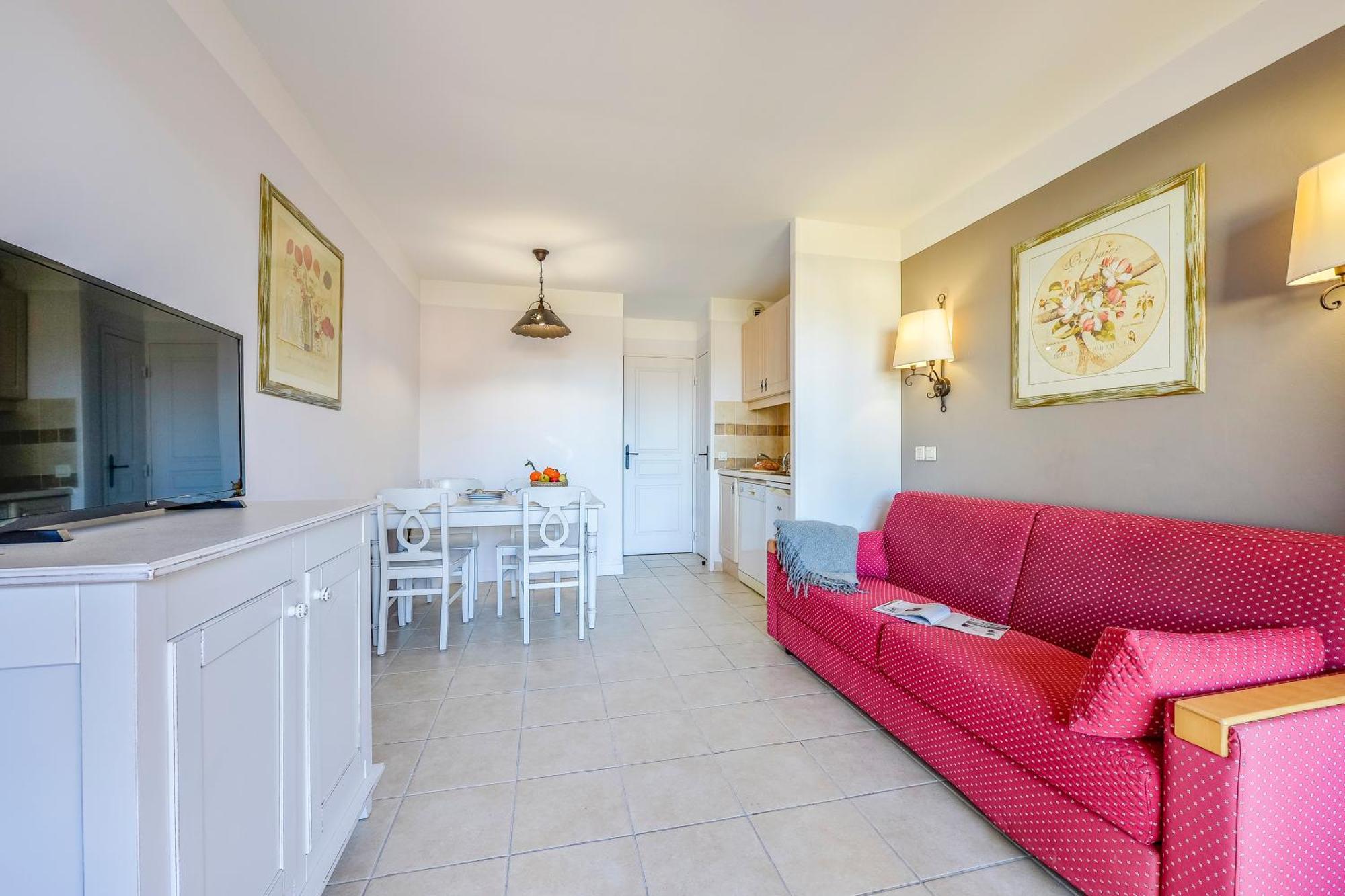 Village Pierre & Vacances Le Rouret Grospierres Εξωτερικό φωτογραφία