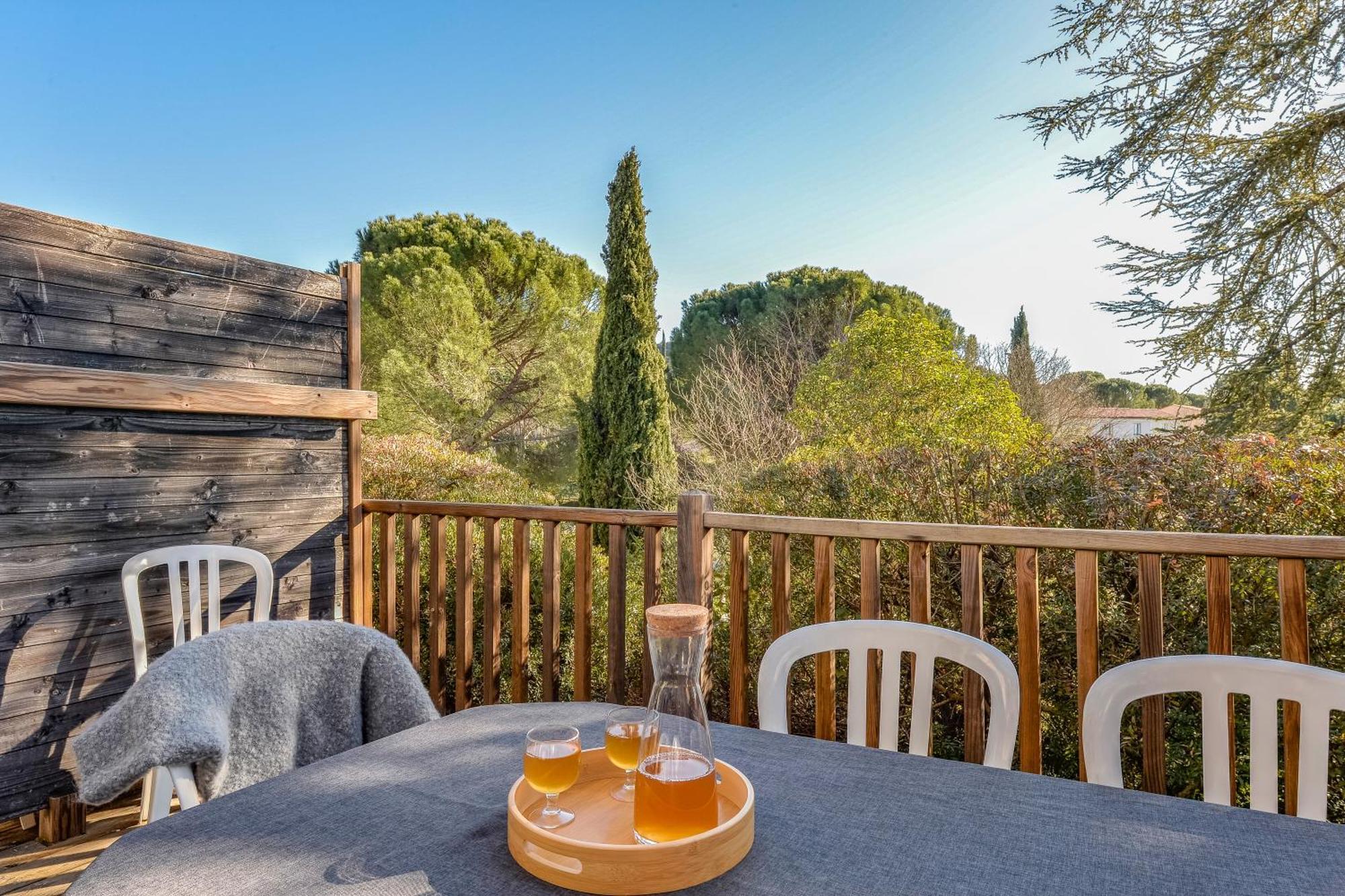 Village Pierre & Vacances Le Rouret Grospierres Εξωτερικό φωτογραφία