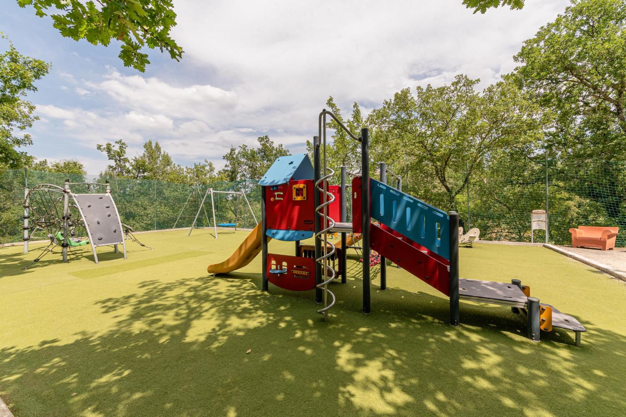 Village Pierre & Vacances Le Rouret Grospierres Εξωτερικό φωτογραφία