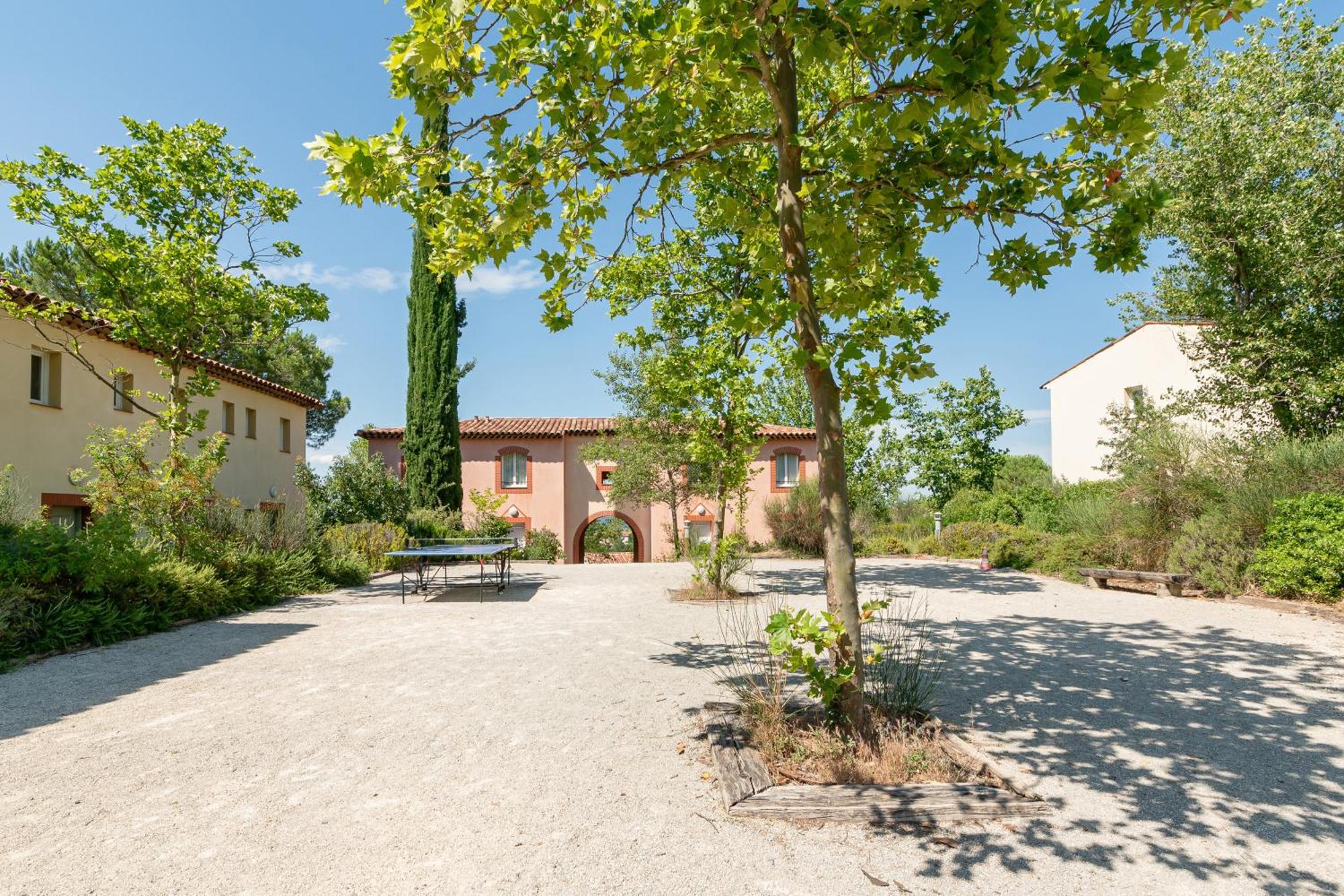 Village Pierre & Vacances Le Rouret Grospierres Εξωτερικό φωτογραφία