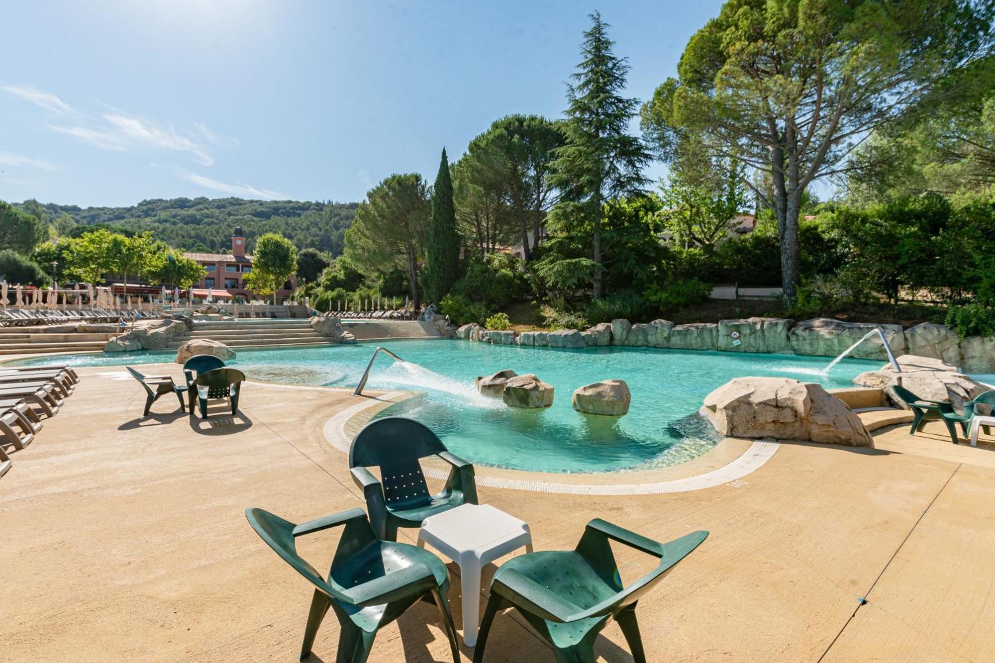 Village Pierre & Vacances Le Rouret Grospierres Εξωτερικό φωτογραφία